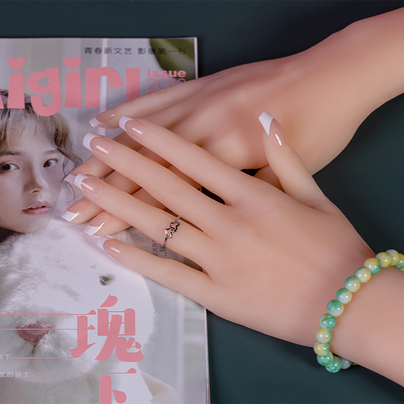 Model Dłoni Damskiej do Sztuki – Nail Art Nail Art recenzja i cena